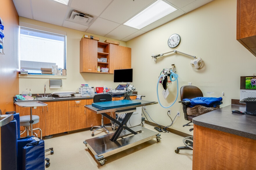 More Photos Of 934 Charter St, Redwood City Service For Sale