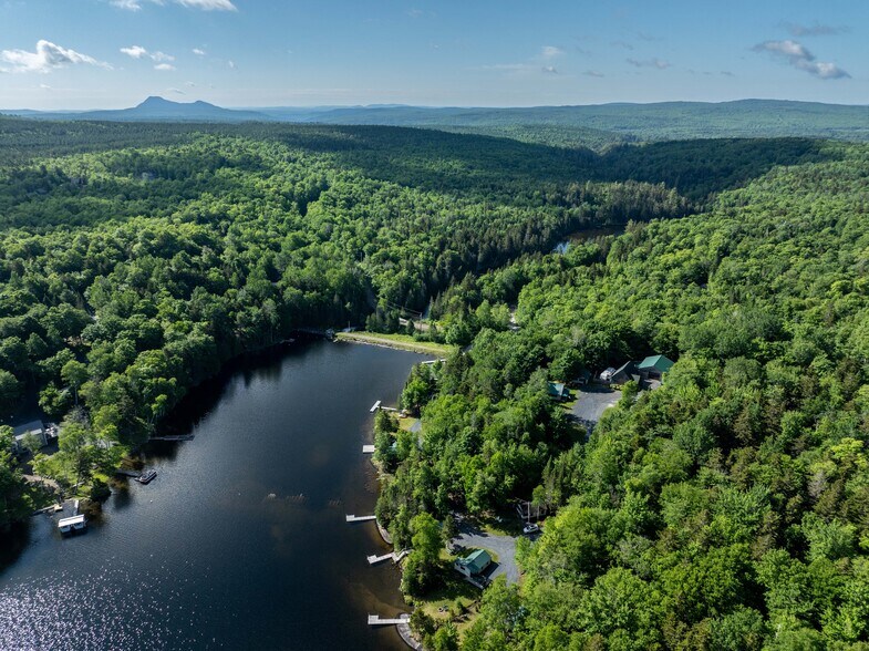 More Photos Of 15 Lower Wilson Pond Rd, Greenville Specialty For Sale