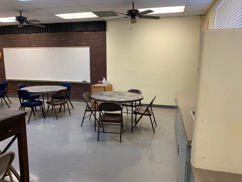 More Photos Of 630 W 17th Pl, Tempe Schools For Lease