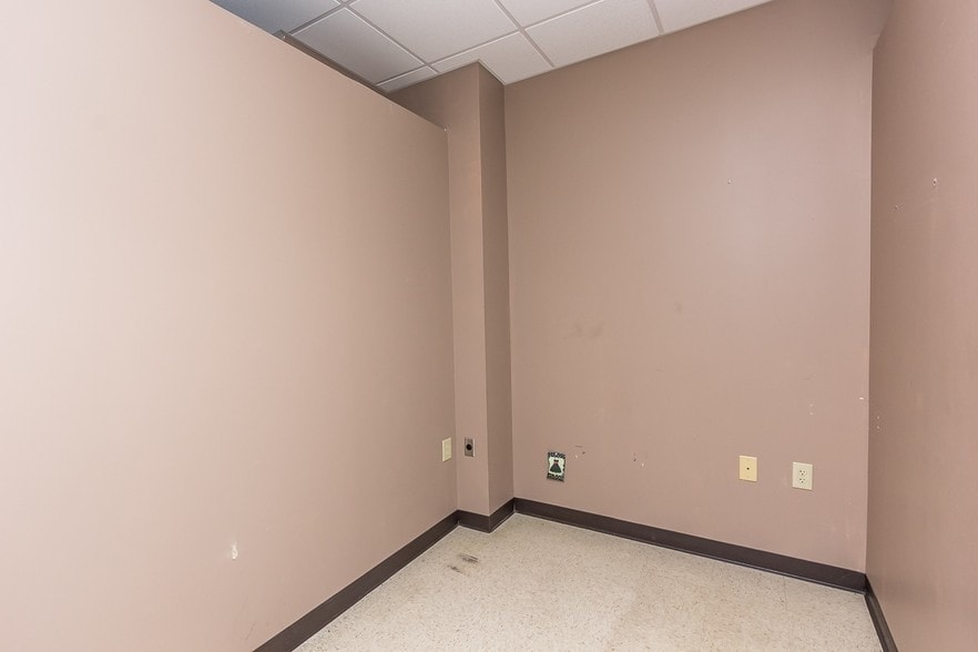More Photos Of 133 E Main St, Youngsville General Retail For Lease