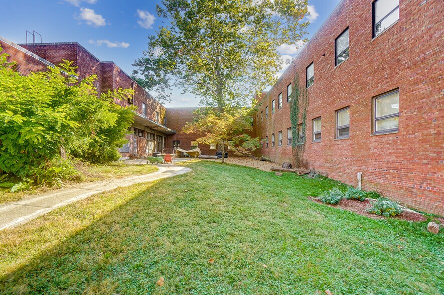 More Photos Of 800 Livermore St, Yellow Springs Research And Development For Sale