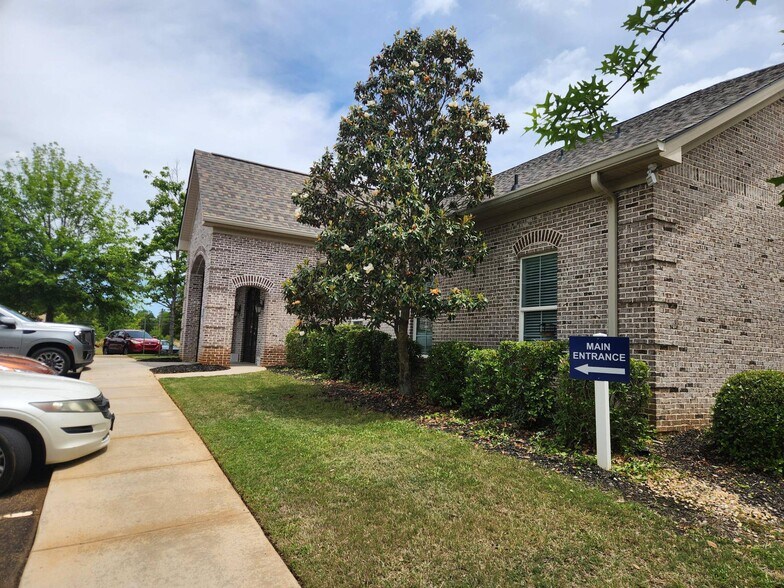 More Photos Of 418 Town Park Blvd, Evans Medical For Lease