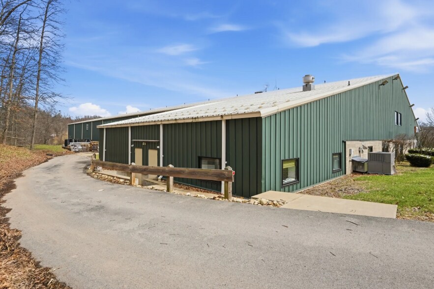 More Photos Of 1035 Executive Dr, Gibsonia Industrial For Sale