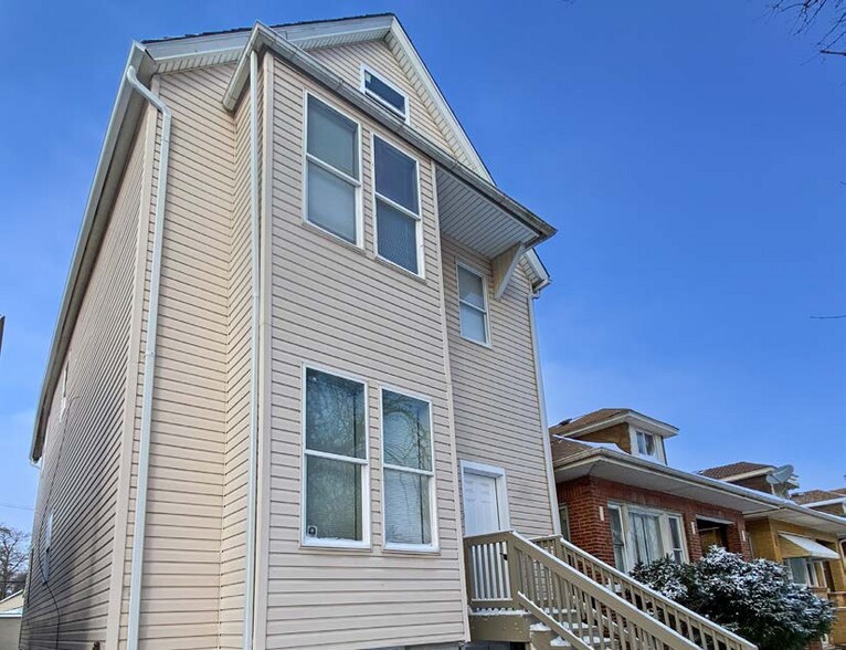 More Photos Of 8744 S Saginaw Ave, Chicago Multifamily For Sale