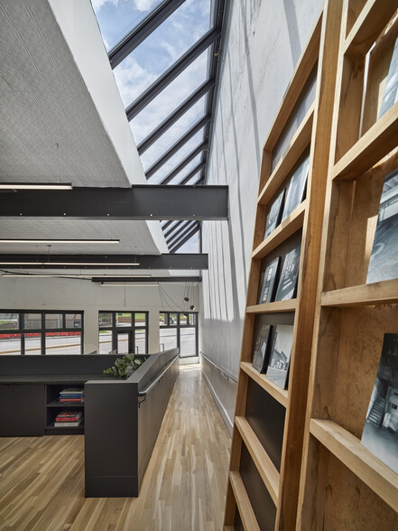 More Photos Of 1201 Keosauqua Way, Des Moines Office For Lease