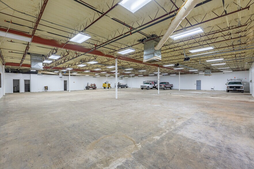More Photos Of 8713 E Main, Midwest City Light Distribution For Sale