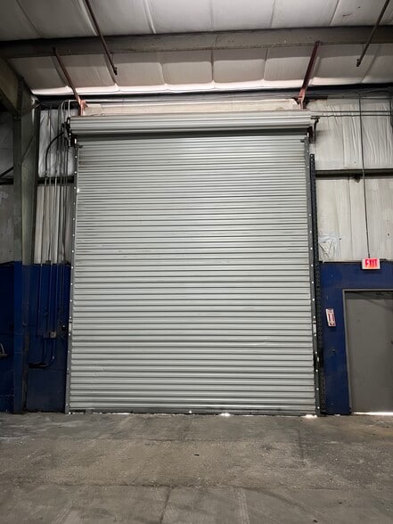 More Photos Of 5180-5186 52nd St, Clearwater Manufacturing For Lease