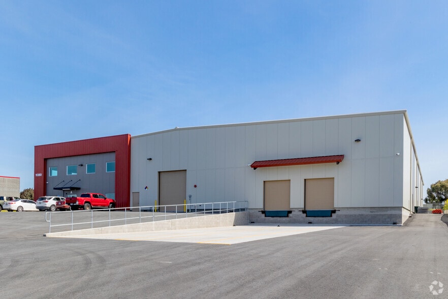 More Photos Of 11380 Commercial Pky, Castroville Distribution For Lease