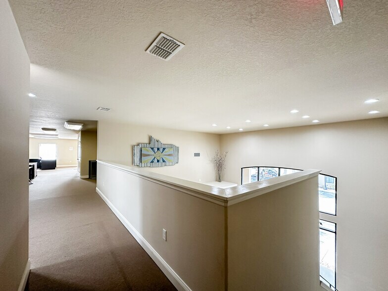 More Photos Of 170 Fitzgerald Rd, Lakeland Office For Lease