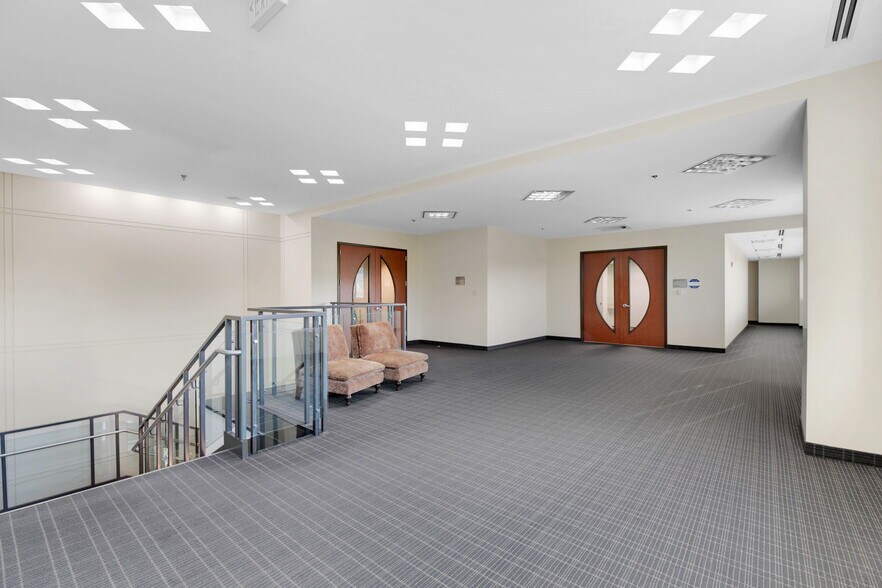 More Photos Of 10021 Balls Ford Rd, Manassas Office For Lease