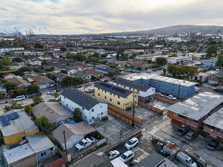 More Photos Of 815 G St, Wilmington Apartments For Sale