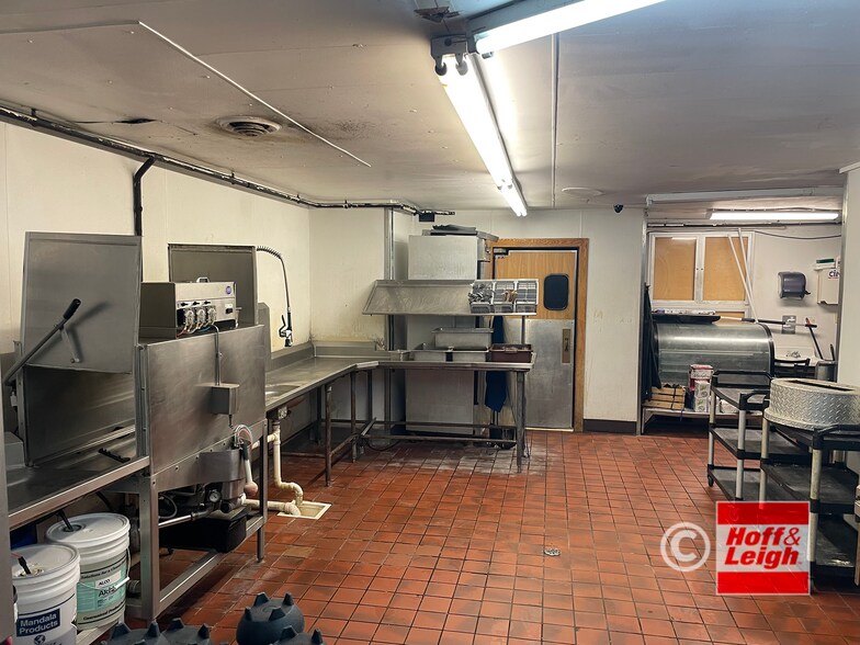 More Photos Of 71 5th St SE, Barberton Restaurant For Sale