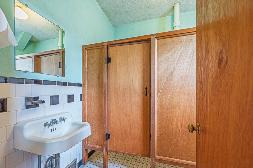 More Photos Of 82 Mill St, Mays Landing Restaurant For Sale