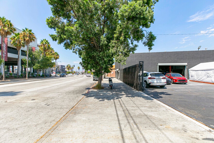 More Photos Of 4605–4619 W Pico Boulevard, Los Angeles Auto Repair For Sale