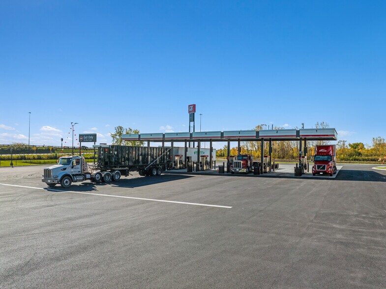 More Photos Of 6579 Garringer-Edgefield rd, Jeffersonville Convenience Store For Sale