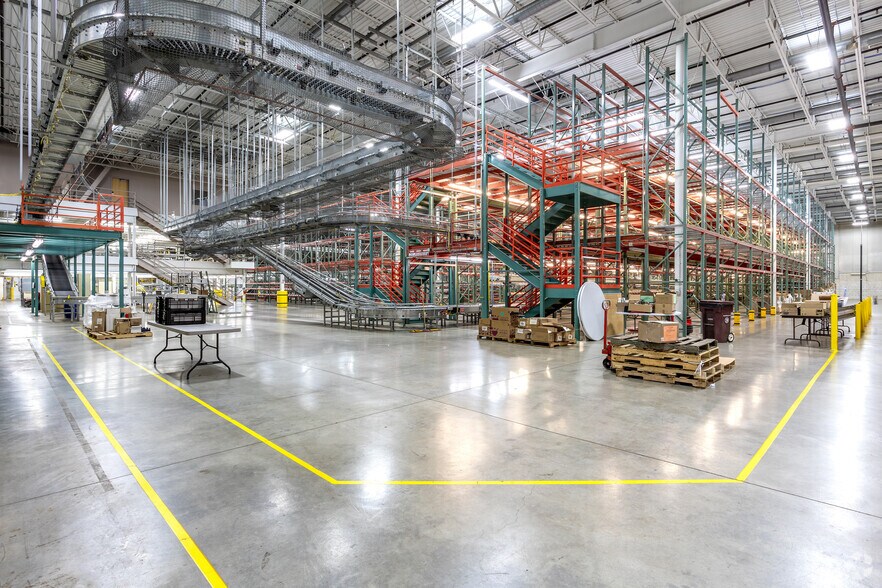 More Photos Of 1920 Turning Leaf Ln SW, Alexandria Warehouse For Lease