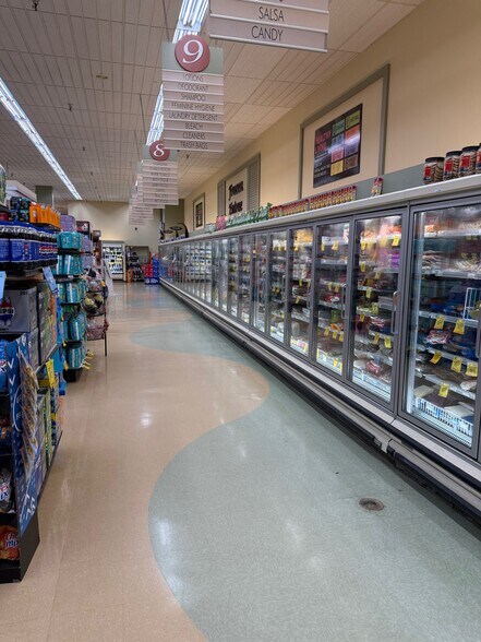 More Photos Of 1310 S Kihei Rd, Kihei Supermarket For Lease