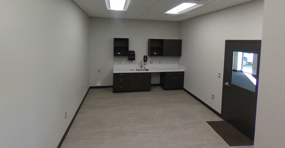 More Photos Of 409 N Dyer Rd, Spokane Warehouse For Lease