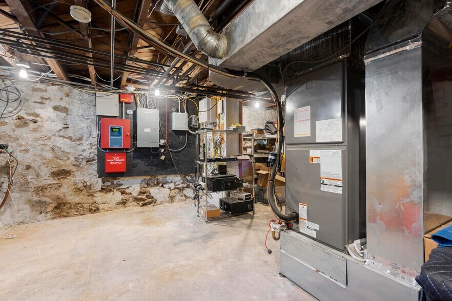 More Photos Of 158 East Ave, Norwalk Office For Lease