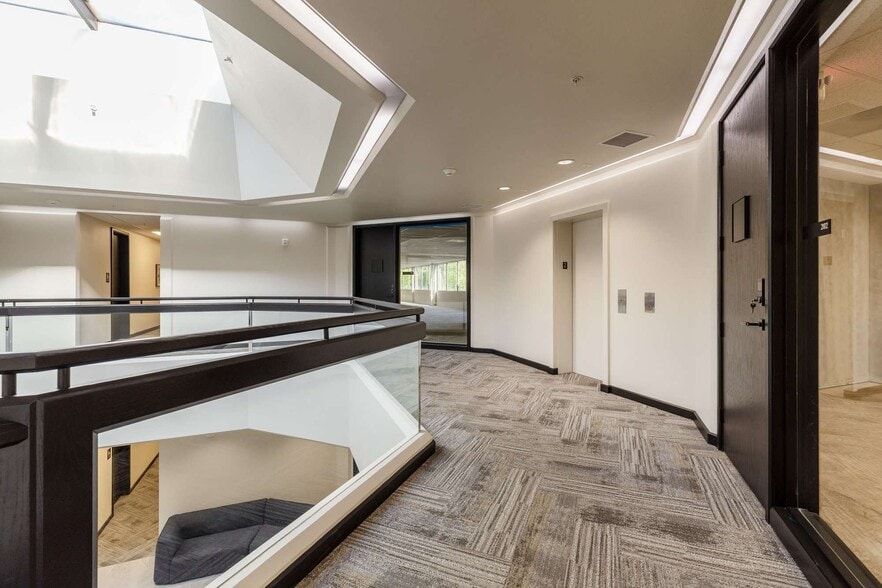 More Photos Of 12725 SW 66th Ave, Tigard Office For Sale