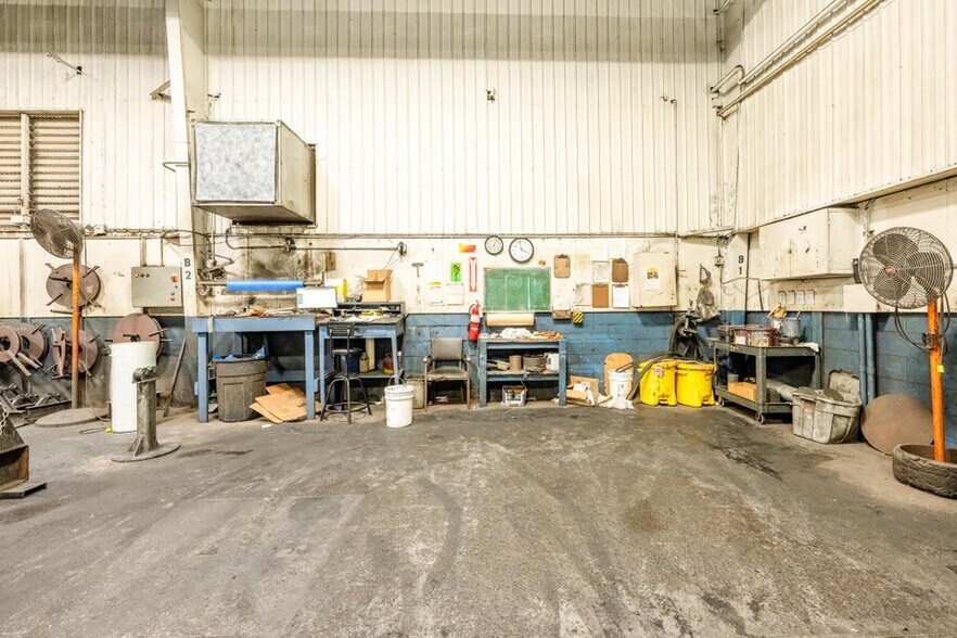 More Photos Of 521 Langley Ave, Saint Joseph Industrial For Sale