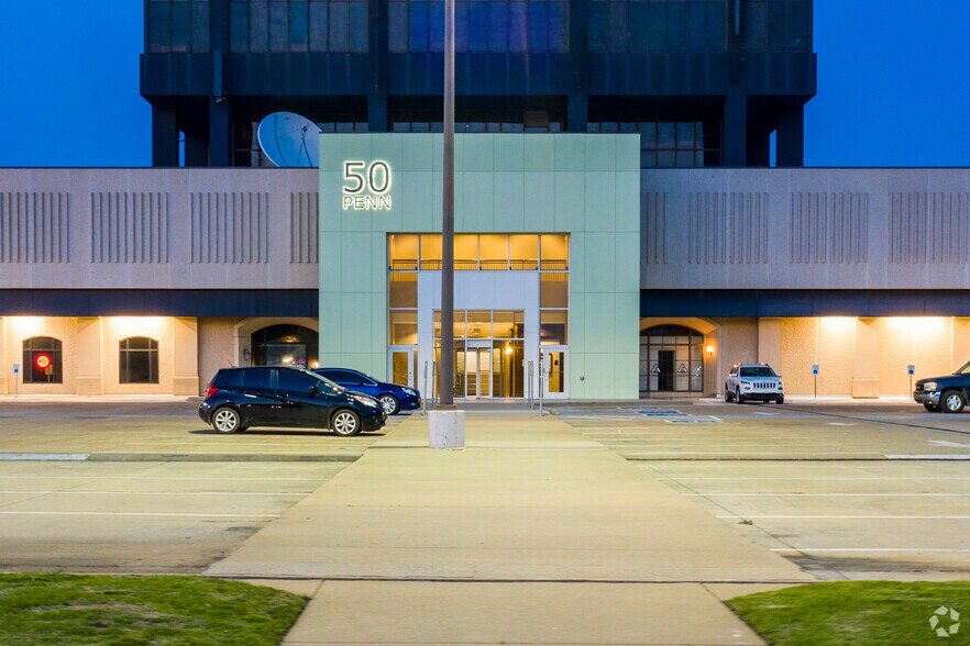 More Photos Of 1900 NW Expressway, Oklahoma City Office For Lease