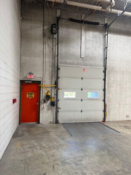 More Photos Of 15 E Elm St, Broadalbin Warehouse For Lease