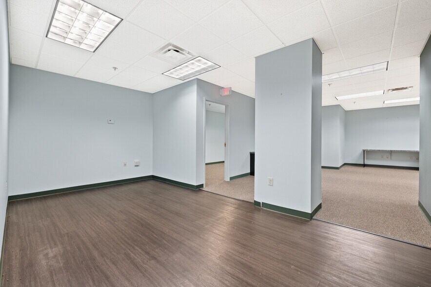 More Photos Of 1000 Stonewood Dr, Wexford Medical For Lease