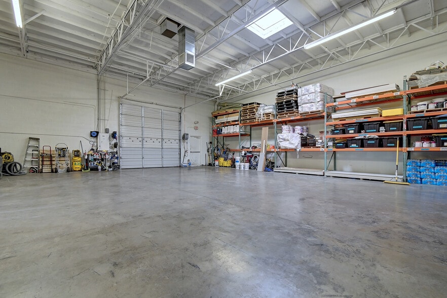 More Photos Of 7107 E Southern Ave, Mesa Warehouse For Lease