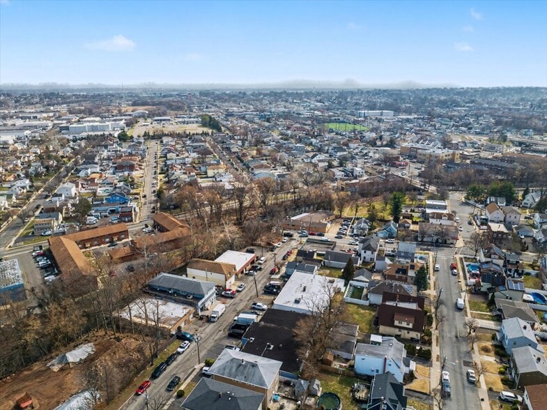 More Photos Of 17 Vreeland St, Lodi Warehouse For Sale