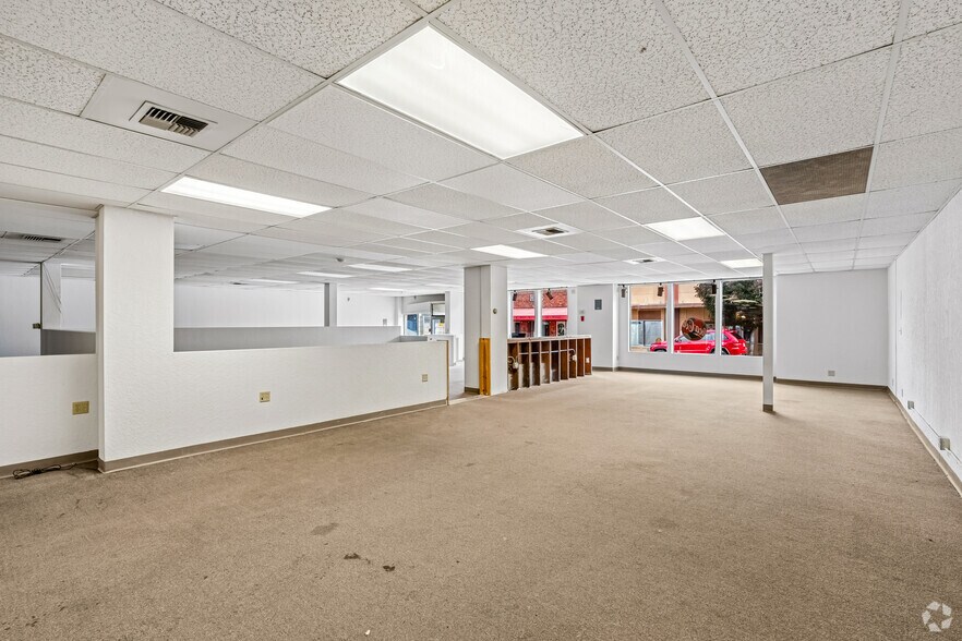 More Photos Of 523-533 4th St, Bremerton Storefront For Lease