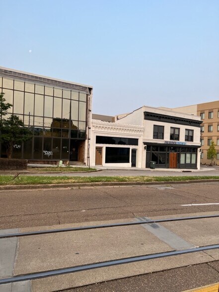 More Photos Of 433 Madison Ave, Memphis General Retail For Sale