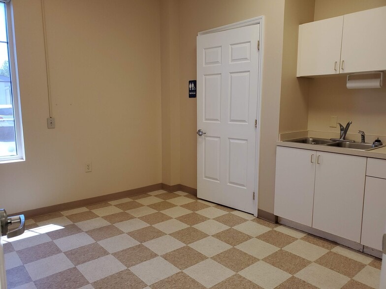 More Photos Of 308-316 Dolphin Dr, Jacksonville Medical For Lease