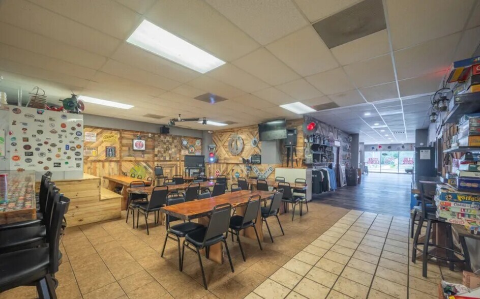 More Photos Of 1107 Cherokee Ave, Seneca Restaurant For Sale