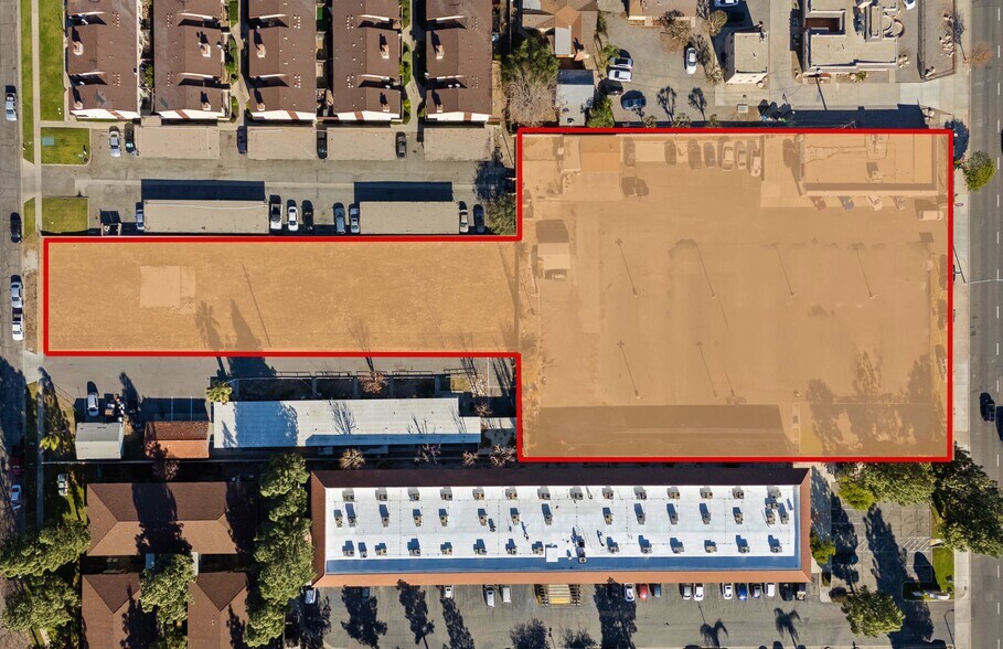More Photos Of 9135 Sierra Ave, Fontana Auto Dealership For Sale