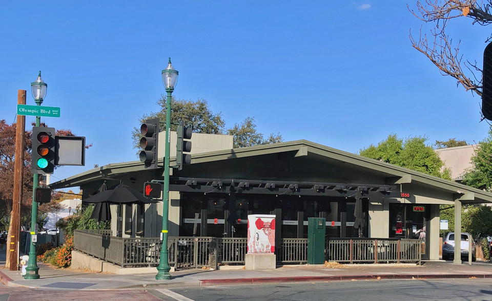 Primary Photo Of 1550 Olympic Blvd, Walnut Creek Restaurant For Lease