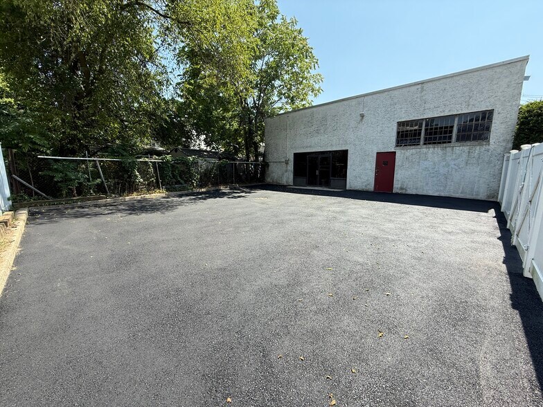More Photos Of 369 Atlantic Ave, East Rockaway Health Club For Lease