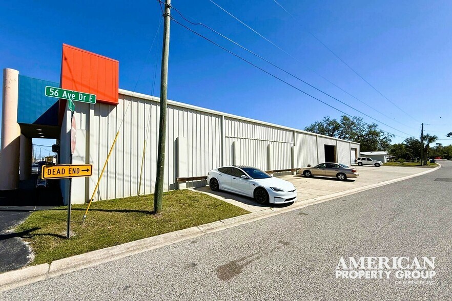 More Photos Of 5611 15th St E, Bradenton Freestanding For Lease