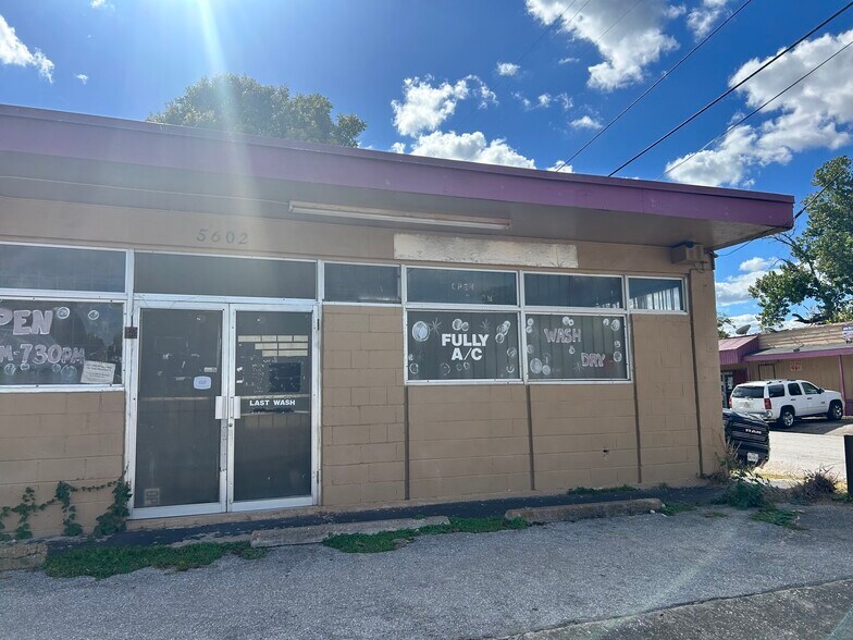 More Photos Of 5602 Cavalcade St, Houston Storefront For Sale
