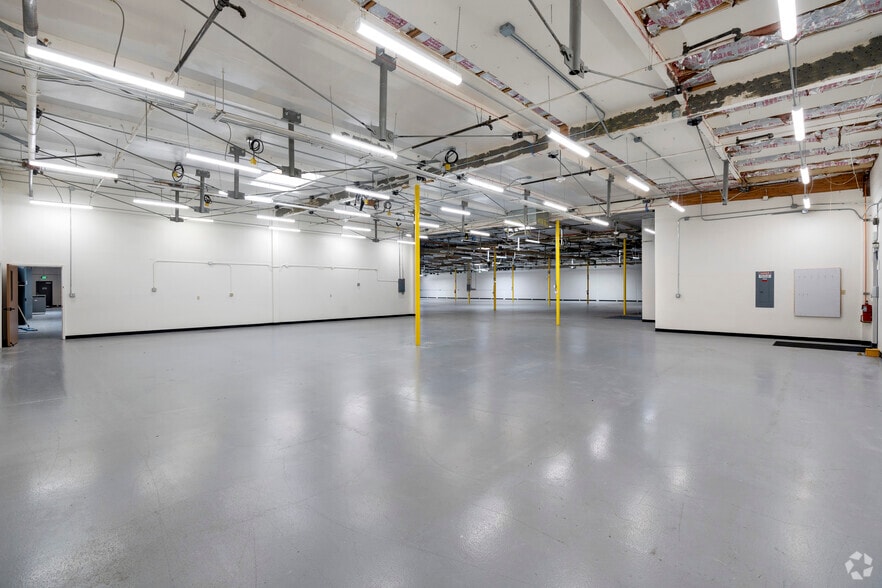 More Photos Of 2801 Arrowhead Dr, Carson City Manufacturing For Lease