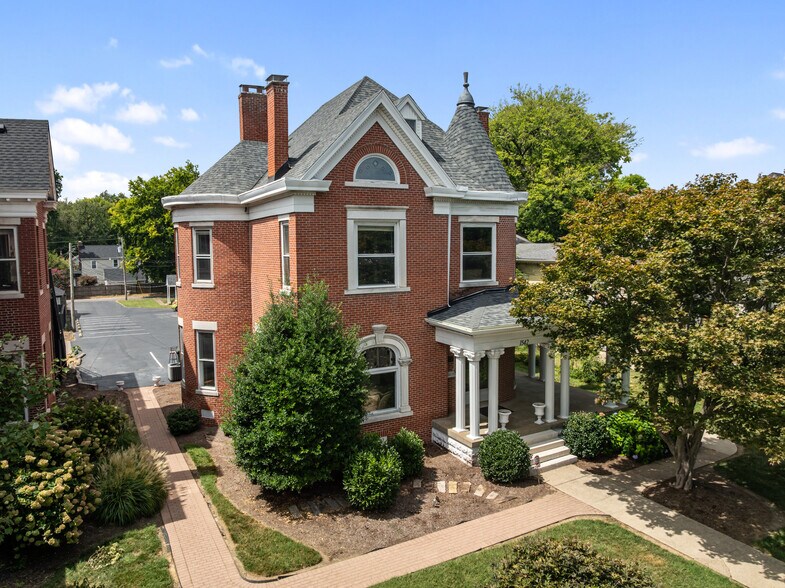 More Photos Of 1542 Frederica St, Owensboro Office Residential For Sale