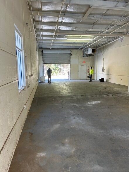 More Photos Of 28631 N Diesel Dr, Bonita Springs Light Manufacturing For Lease