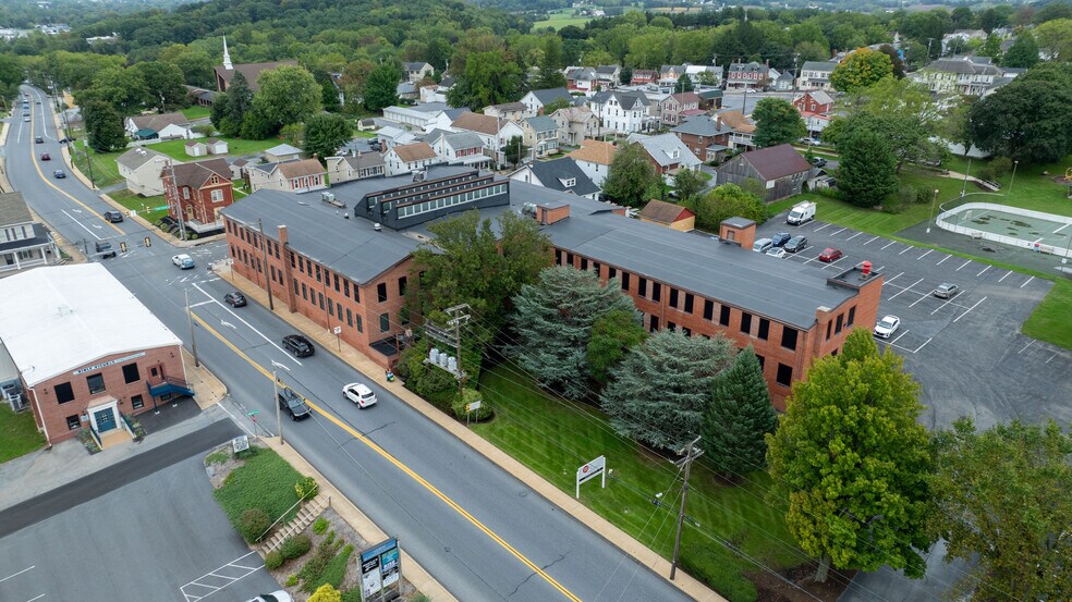 More Photos Of 704 Main St, Akron Flex For Sale