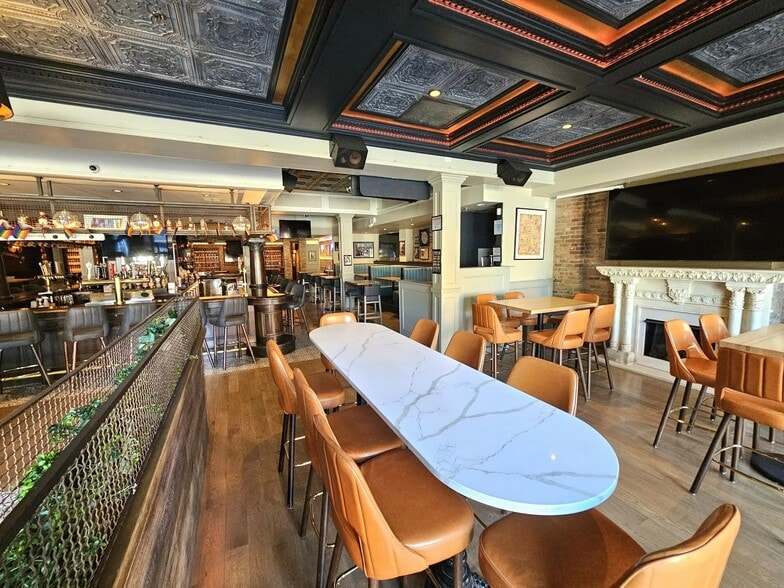 More Photos Of 1525 N Wells St, Chicago Storefront For Lease