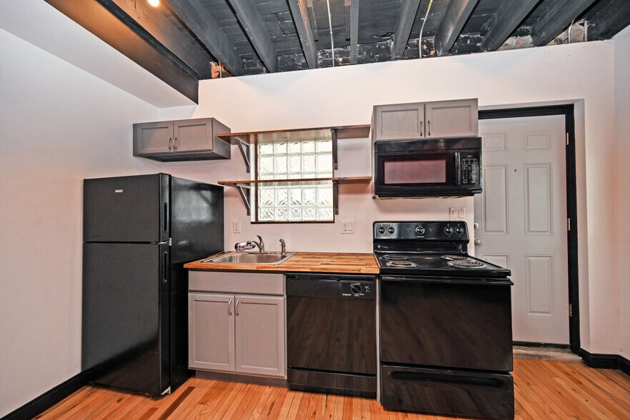 More Photos Of 226 E Clifton Ave, Cincinnati Apartments For Sale