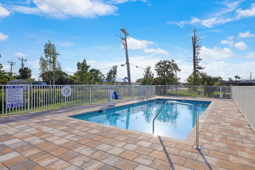 More Photos Of 5126 Coronado Pky, Cape Coral Apartments For Sale