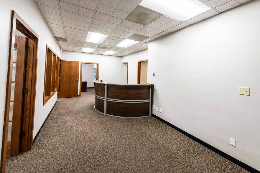 More Photos Of 1119 N 42nd St, Grand Forks Office For Lease
