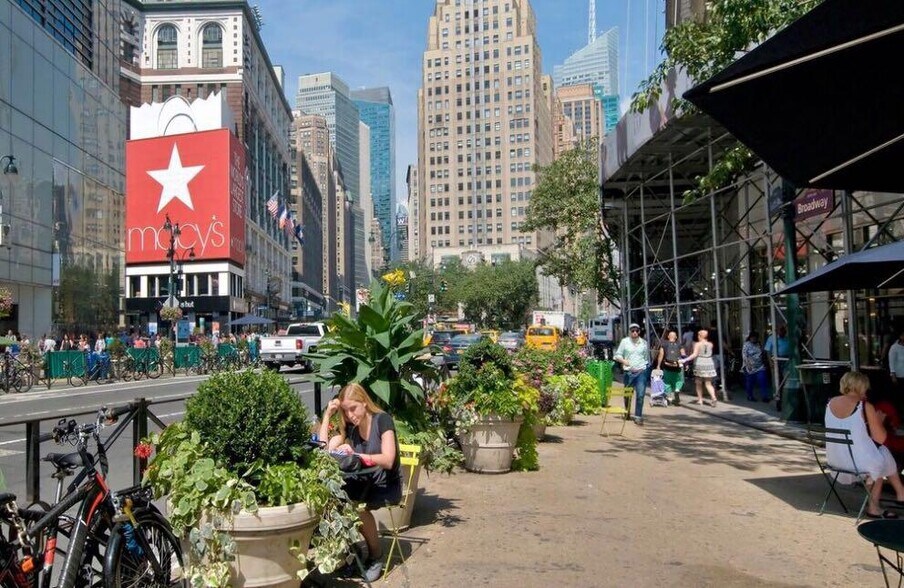 More Photos Of 18 W 33rd St, New York Coworking Space