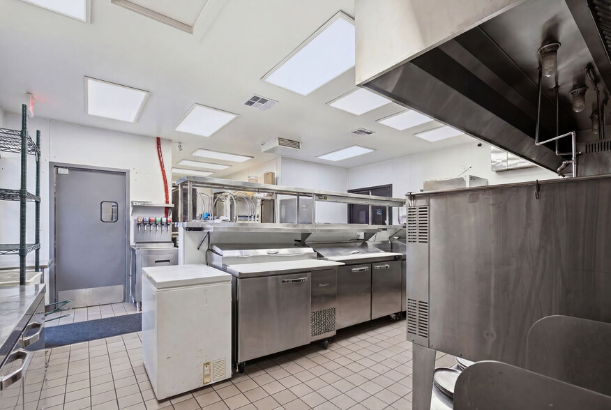 More Photos Of 31502 Riverside Dr, Lake Elsinore Restaurant For Sale