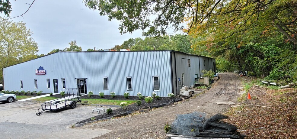More Photos Of 5 Heritage Park, Clinton Manufacturing For Lease